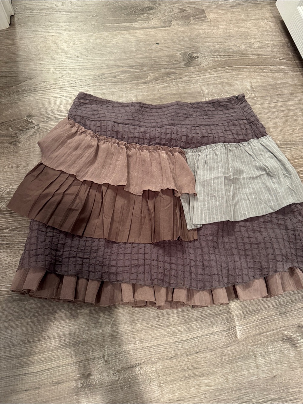 Brooklyn Industries Tiered Ruffle Mini Skirt in Mauve, Taupe & Light Gray